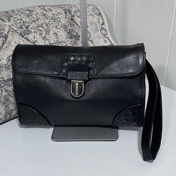 Bottega Veneta Intrecciato Leather Pouchette Clutch in Black - Picture 3 of 10